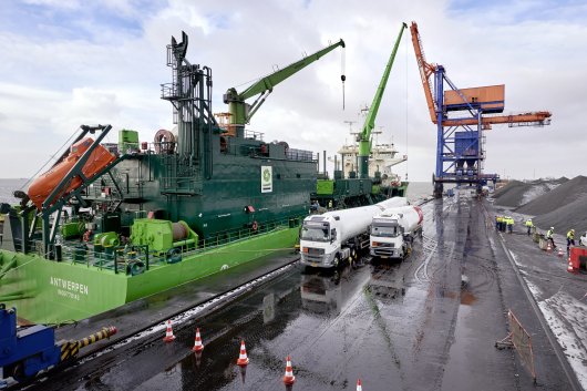 Nauticor trucks in position for the supply of LNG to the hopper dredger Scheldt River on February 12, 2018.