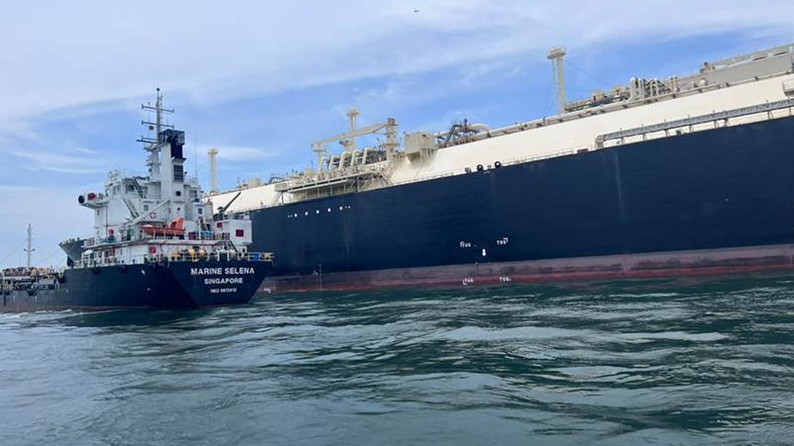 The MOL-owned LNG carrier Papua was supplied with ExxonMobil's bio-based marine fuel in Singapore on August 13 and September 27, 2022 as part of a commercial trial.