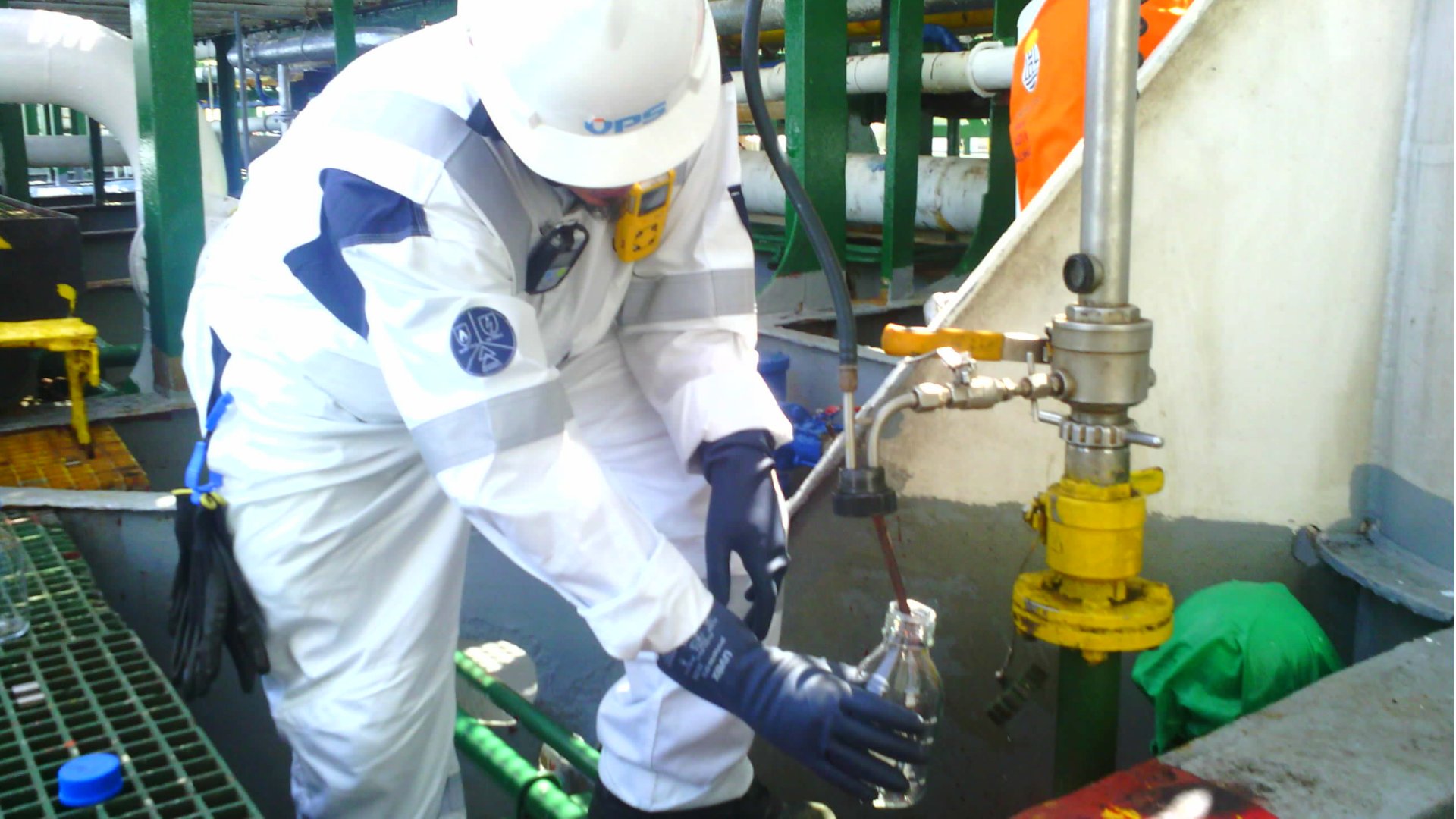 First foot sample taken by VPS during the first methanol bunker quantity survey (BQS), in Singapore.