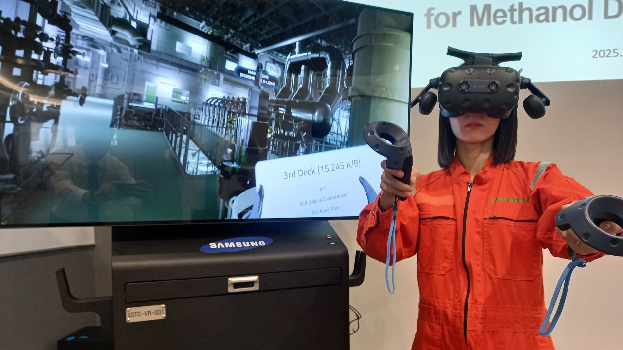 Samsung Heavy Industries (SHI) virtual reality (VR) training program developed in collaboration with Evergreen.