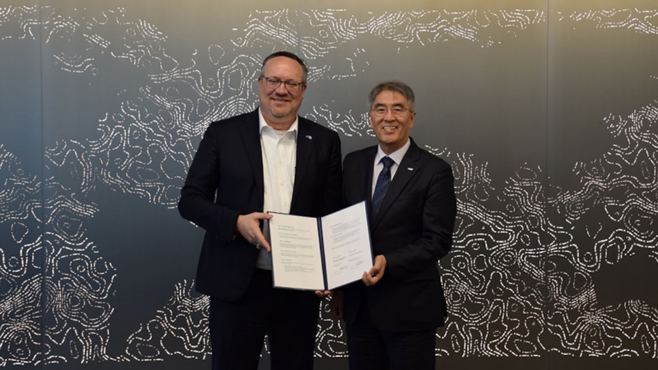 ABS and KRISO sign MoU.