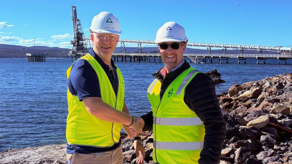 Chris Seide, Integr8 Fuels and William Kanavan, Pentarch Offshore Solutions.