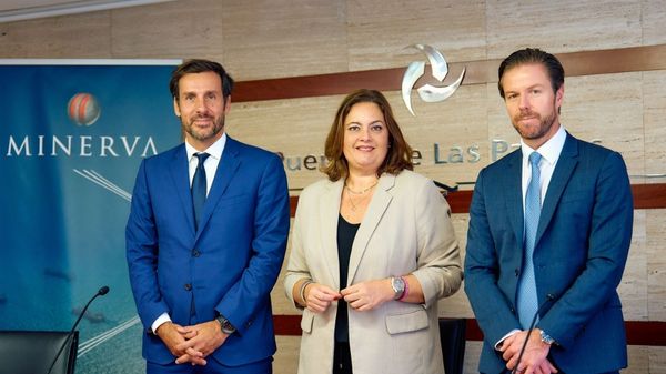 Minerva Bunkering and Autoridad Portuaria de Las Palmas (APLP) signing ceremony.