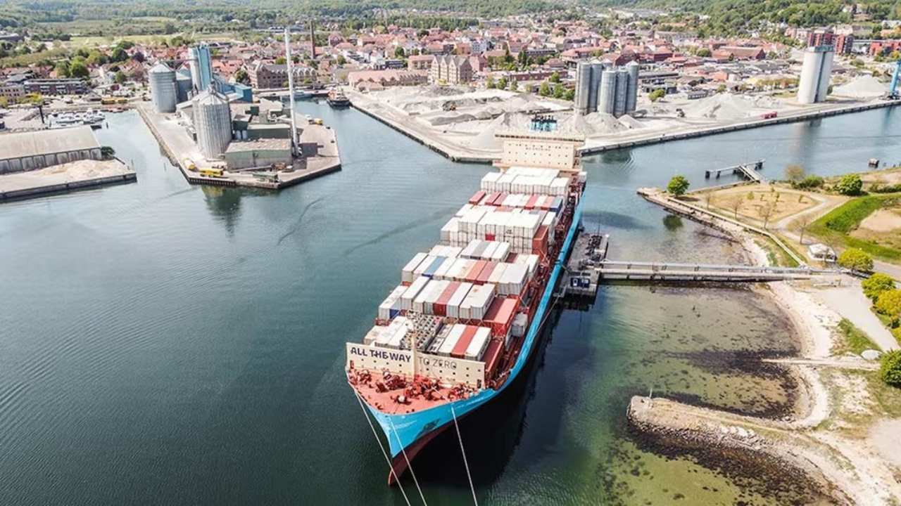 Laura Mærsk vessel.