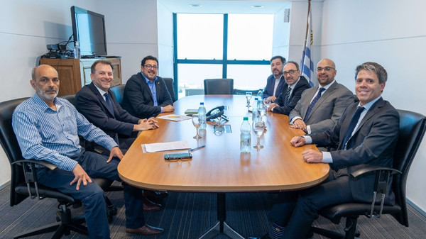 HIF Global and Government of Uruguay MoU signing.