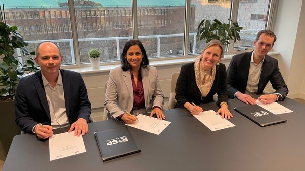 ABB and RSP contract signing.
