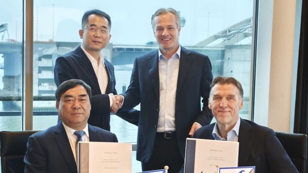 CIMC Raffles and Van Oord contract signing.