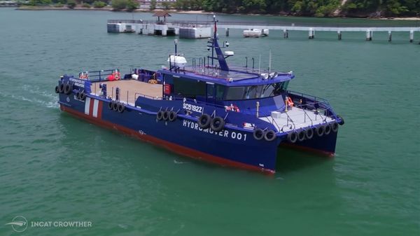 Hydromover 1.0 vessel.