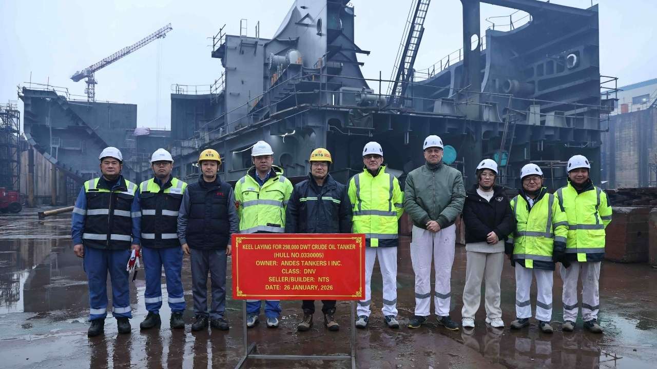Keel-laying ceremony of a 155,500-dwt LNG dual-fuel crude oil tanker with builder's hull no. 0330005.