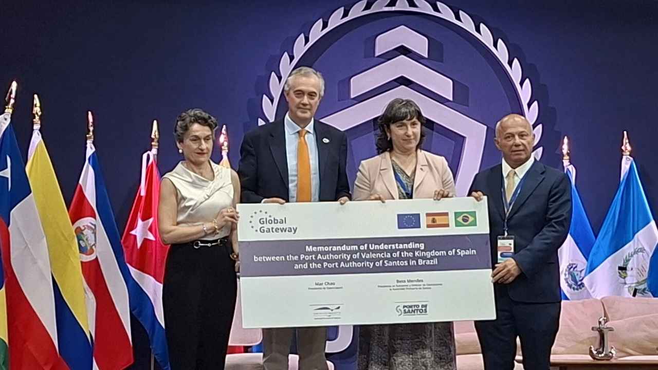 Valenciaport and Port of Santos MoU signing.