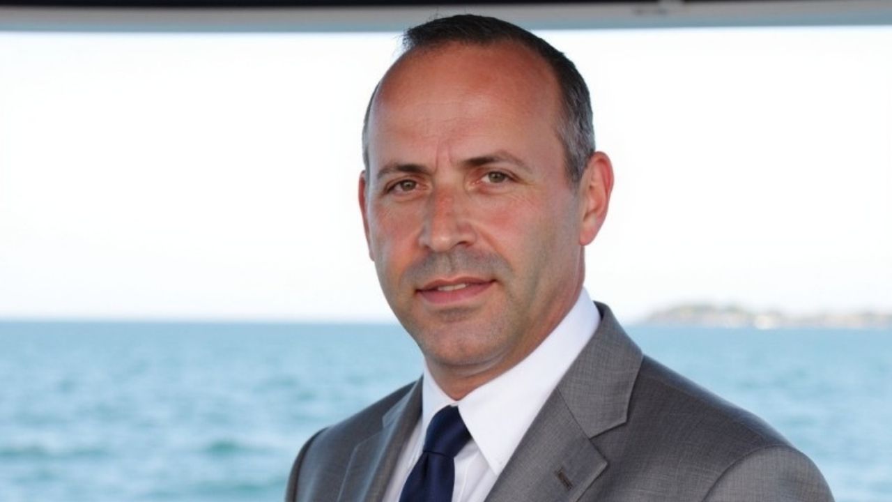 Neil Chapman, VPS.