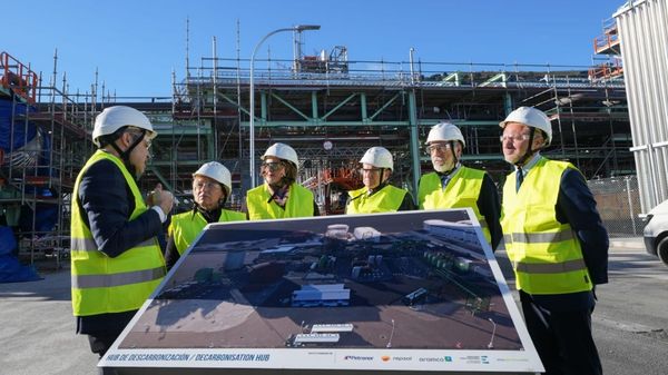 Site visit at Petronor's synthetic fuels plant at the Port of Bilbao.