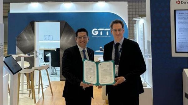 AiP award ceremony for cubic tank concept.