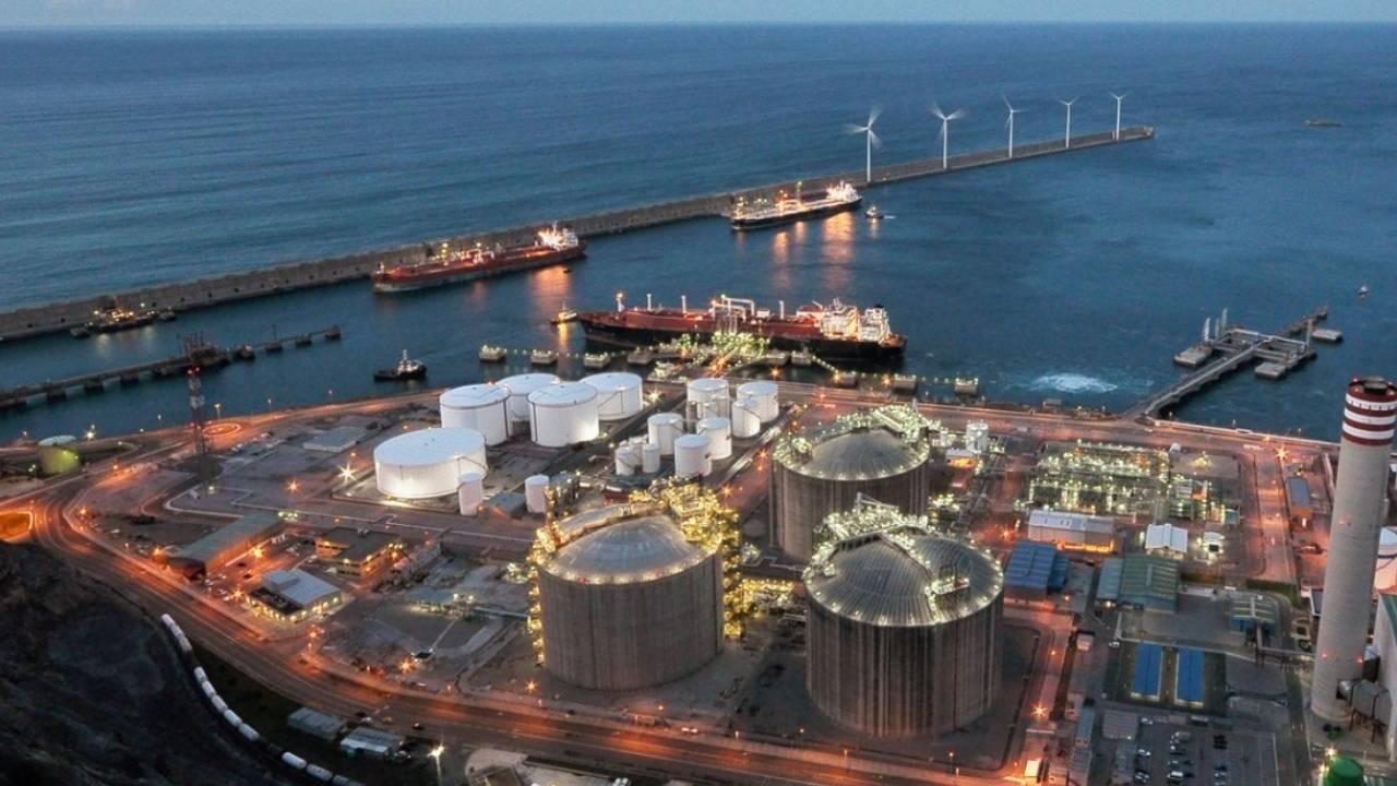 BBG LNG storage at the Port of Bilbao.