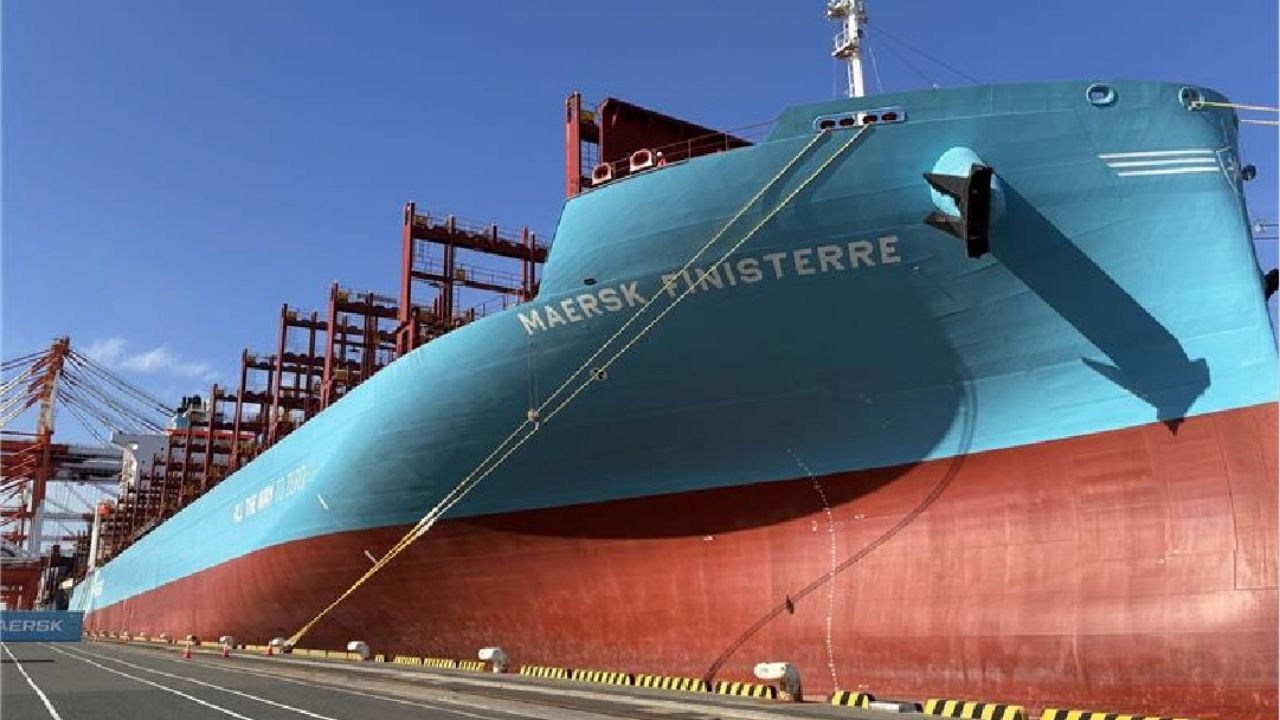 Maersk Finisterre vessel.