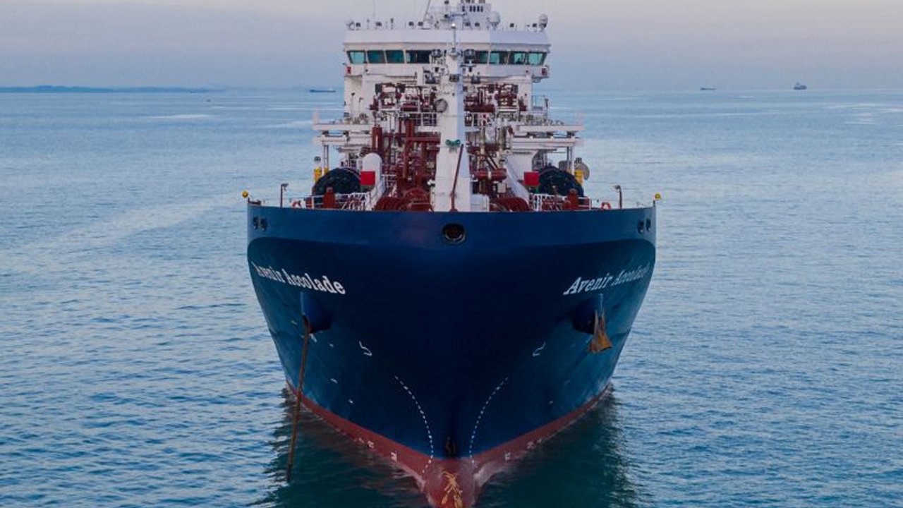 The bunkering tanker Avenir Accolade.