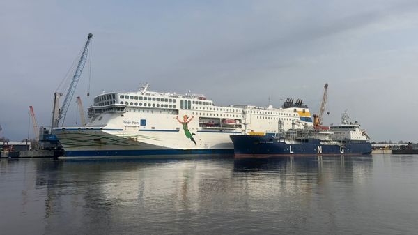 Avenir Ascension alongside Peter Pan vessel.