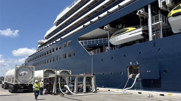 LNG shore-to-ship bunkering operation.