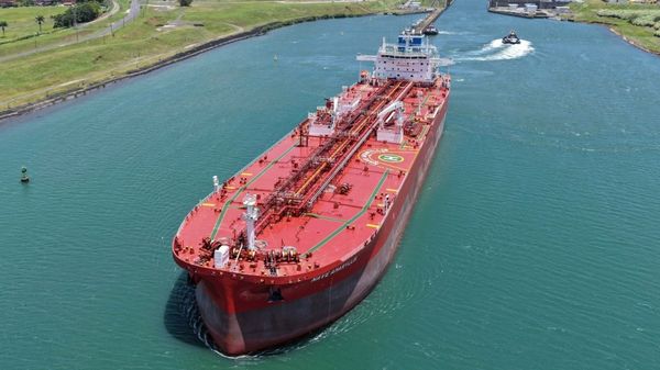 Nave Amaryllis vessel.