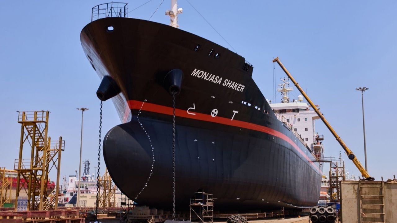 Monjasa Shaker vessel.