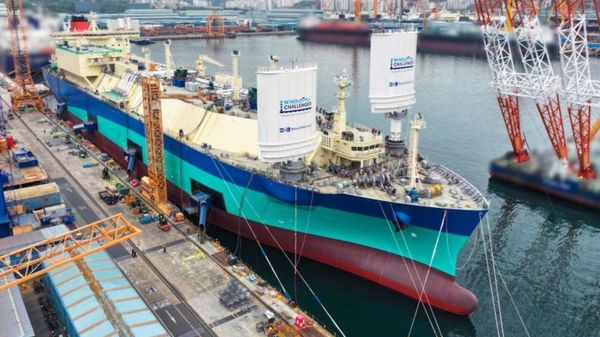 Vessel with two Wind Challenger units installed.