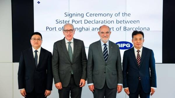 Port of Barcelona and Port of Shanghai signing ceremony.