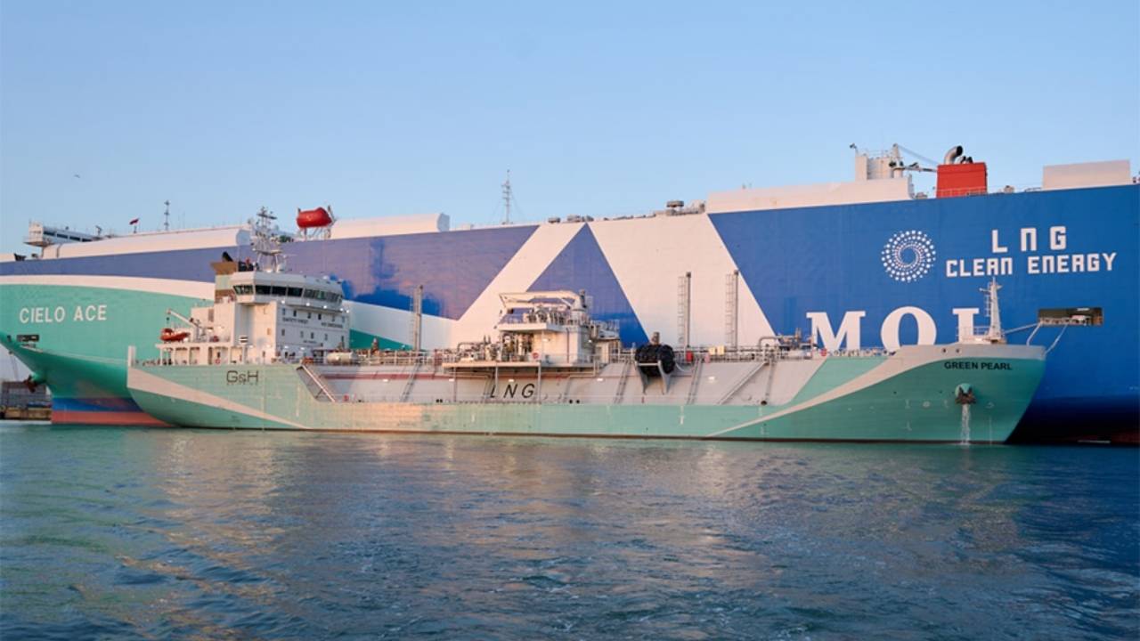 Green Pearl and Cielo Ace ship-to-ship (STS) bio-LNG bunkering operation.