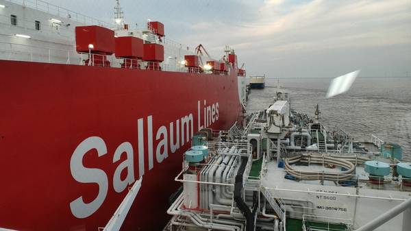 Ocean Express ship-to-ship (STS) LNG bunkering operation.