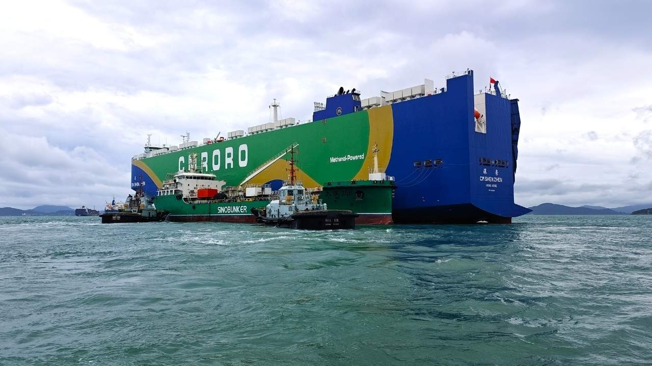 CM Shenzhen and Da Qing 268 ship-to-ship (STS) bunkering operation.