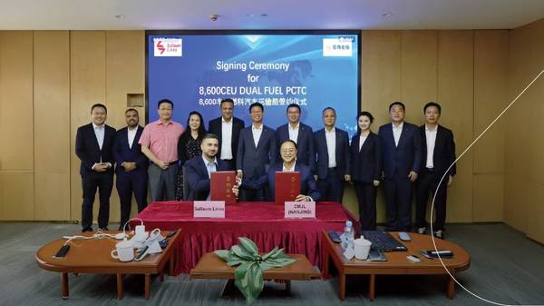 Signing ceremony for 8,600-ceu dual-fuel PCTCs.