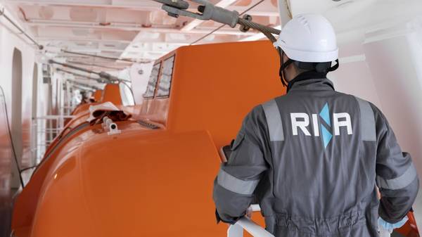RINA employee onboard vessel.