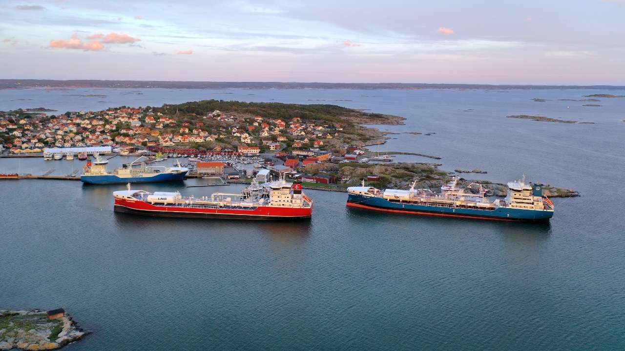 Ramanda and Fure Ven vessels.