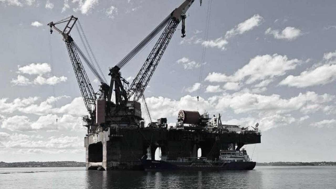 Bunkering operation in Amoyfjorden.