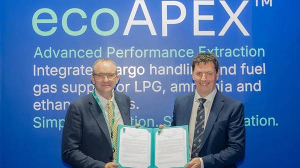 AiP award ceremony for ecoAPEX cargo-handling technology.