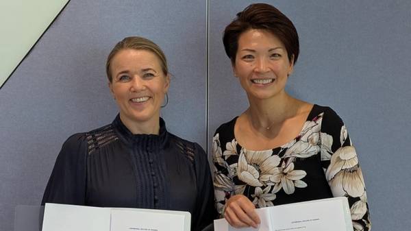 Anne Mai Hatlem and Prof Lynn Loo.